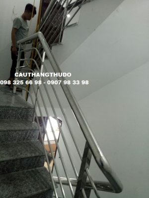 cau-thang-inox-tay-vin-inox (12)